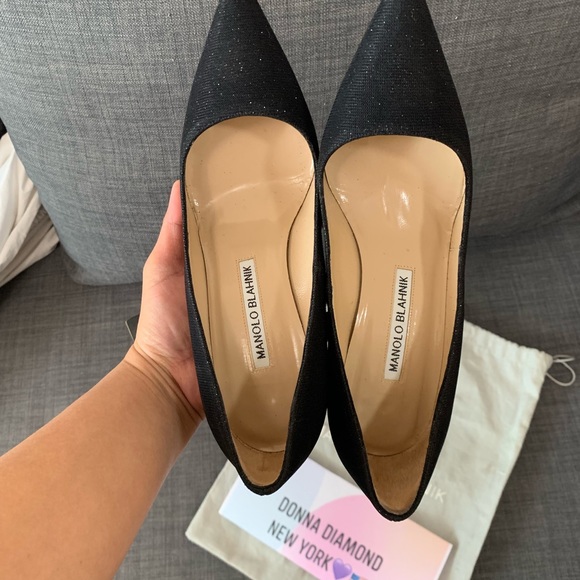 MANOLO BLAHNIK SHIMMER PUMP👠👠
Almost NEW!!!🥰 - Picture 3 of 8